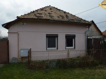 Rodinný dom s pozemkom 1713 m2 v obci Slepčany, okr. Zlaté Moravce