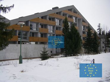 Predáme vo Vysokých Tatrách - Tatranská Štrba,   rekreačné zariadenie (54 bytov) , pozemok 12.565 m2