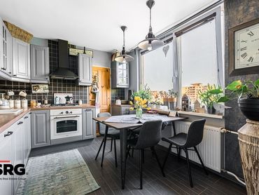 S R G ® | Jedinečný 3-izb.byt v holandskom štýle s dvoj-balkónom | Podzámska