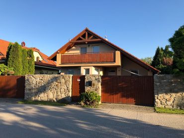 Kvalitný tehlový dom v Zálesí pri Bratislave - 498.000 EUR