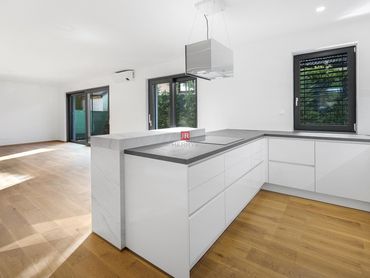 HERRYS – Na predaj 6.izbová novostavba rodinného domu v Dúbravke pod lesom