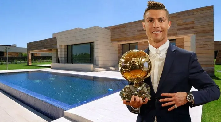 Kým bude legendárny futbalista Cristiano Ronaldo v Saudskej Arábii, môžete si prenajať jeho dom v Madride