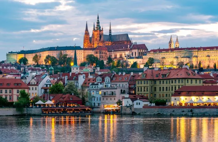 Najvyššie náklady na život v mestách strednej a východnej Európy sú v Prahe a v Bratislave