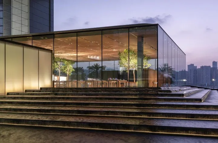 Nový Apple Store v Abú Zabí patrí medzi najkrajšie kamenné predajne