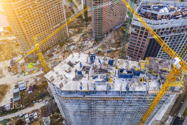 Pohľad do zákulisia realitného trhu: Čo plánujú najväčší slovenskí developeri v roku 2025? (anketa)