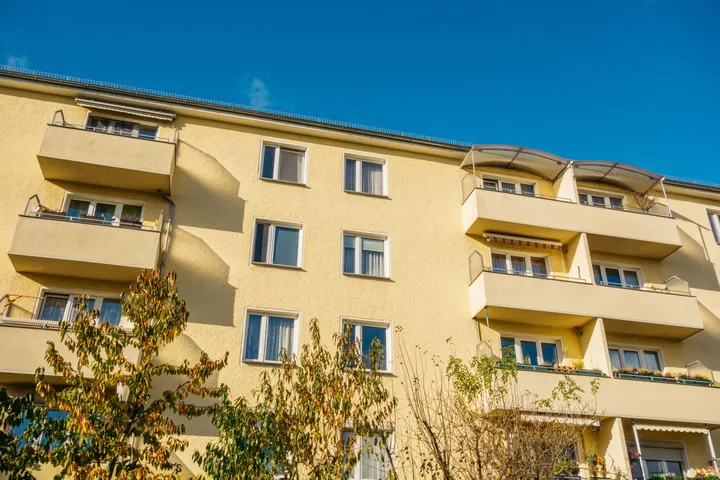 Rast cien prenájmov sa nezastavil ani počas leta, Košice dobiehajú Bratislavu