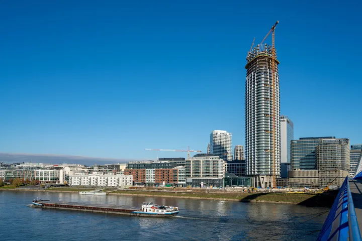 Prez_Eurovea_Tower