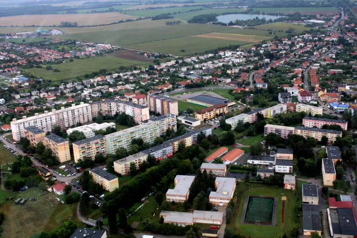 Baterkáreň v Šuranoch môže výrazne ovplyvniť tamojší realitný trh