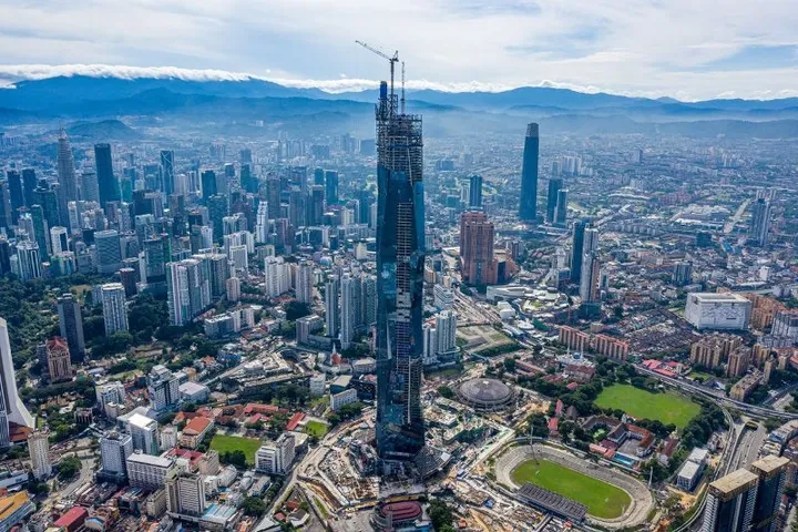 V Kuala Lumpur sa dokončuje druhá najvyššia budova na svete