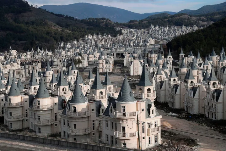 Mala to byť luxusná destinácia, dnes je z nej čudesné mesto duchov