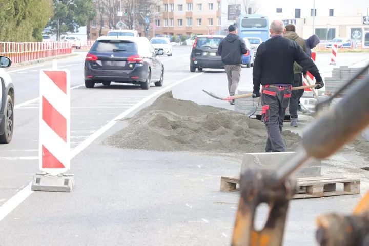 Oprava chodníkov v Dubnici nad Váhom