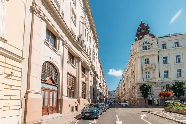 Ceny bytov v centrách veľkých miest mierne poklesli