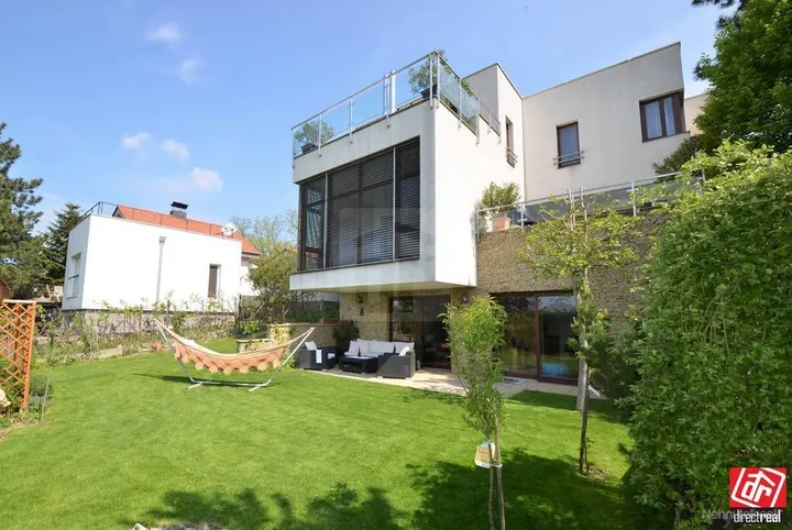 Martin Nikodým predáva luxusnú vilu na Devíne, ide bývať do menšieho