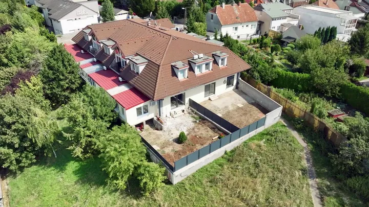 Rodinné domy v okolí Trnavy alebo bývanie v meste? Pozrite si, ktorá nehnuteľnosť presvedčí investorov