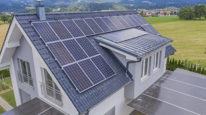 Ekologické bývanie je čoraz dostupnejšie. Koľko môžete vďaka obnoviteľnej energii ušetriť?