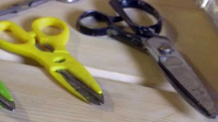 Recept na tupé nožnice: Naostríte ich s dvomi vecami, ktoré máte doma bežne! Viete, aké?