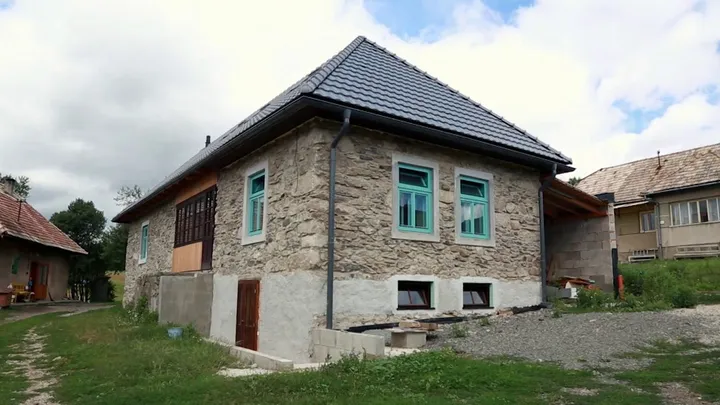 Túžite na chalupe po trendy stenách z kameňa? Pozor, najprv si zvážte tieto DVE riziká!