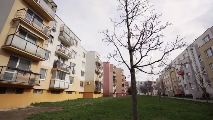 Podarí sa nájsť v Novom bývaní trojizbový byt v Pezinku aj pri nižšom rozpočte?