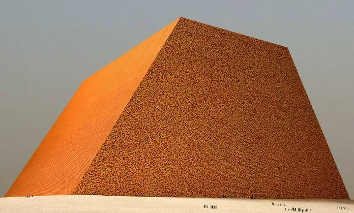 Mastaba v SAE má byť najväčšia umelecká skulptúra na svete