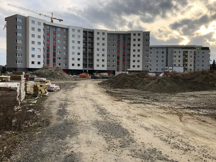 Petržalské dvory, tretia etapa projektu v blízkosti petržalskej stanice