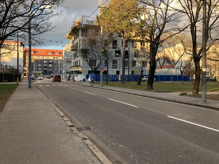 Sofora, bývanie pri Kukorelliho parku