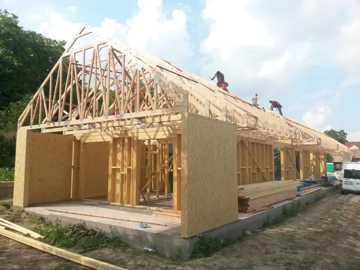 Príďte si pozrieť kvalitné drevodomy, ktoré stavia firma M-HOUSE v Senci a Ratkovciach