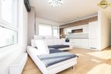 Moderný a svetlý 3-izbový byt v projekte Petržalka city + balkón