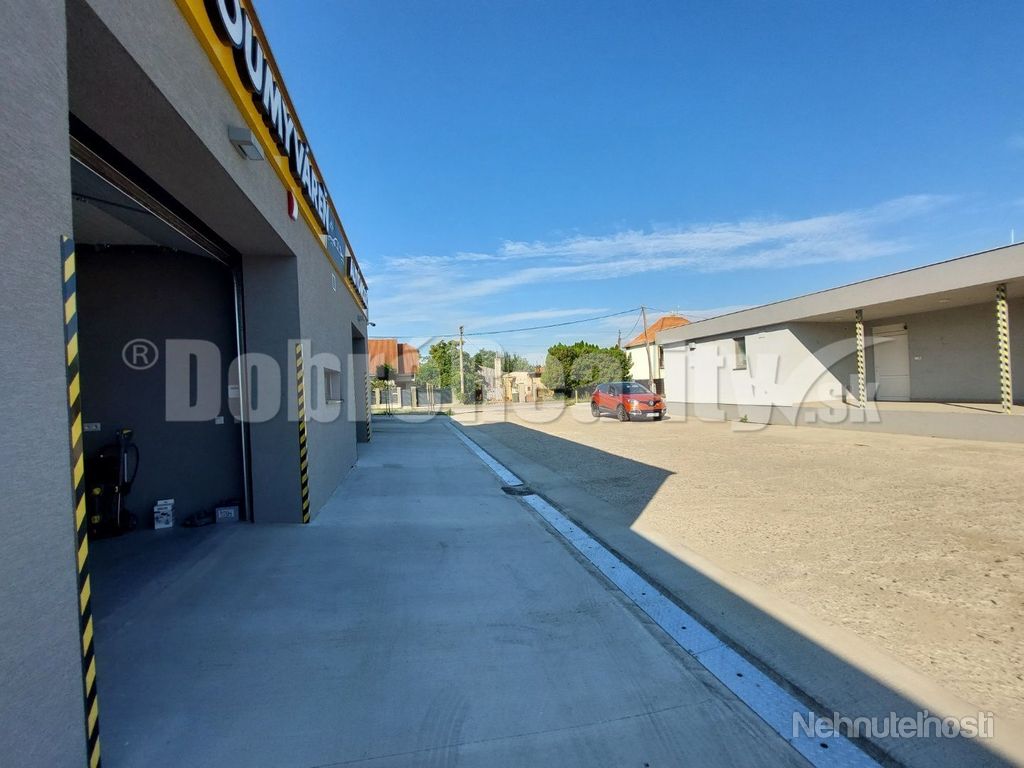 Moderné priestory 2x garáž na podnikanie výborná poloha