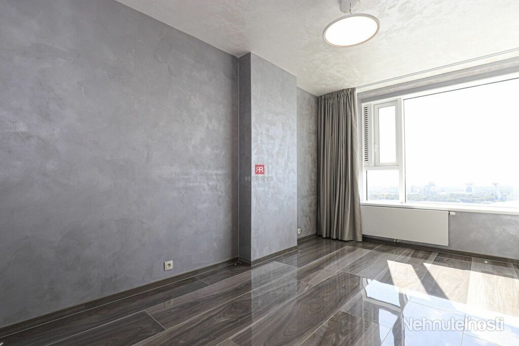 HERRYS - Na prenájom moderného a nového 3 izbového bytu na 30 p. s výhľadom na Bratislavský hrad v p