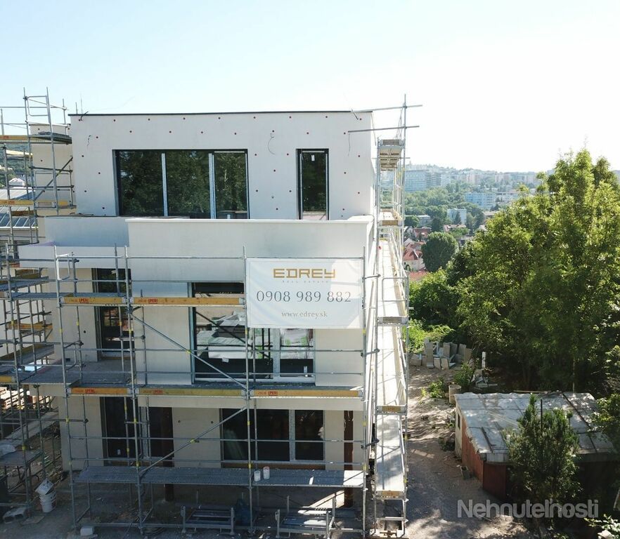nový 4-izbový byt s 57 m2 terasou a nádherným výhľadom pri Horskom Parku - 2 parkovacie miesta v cen