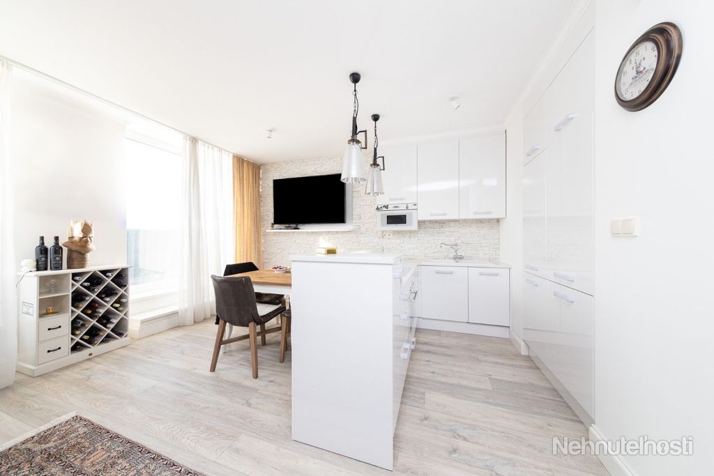 MIKELSSEN - Na predaj štýlový 3 izbový strešný byt s veľkou terasou v projekte Slnečnice