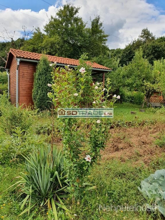 Predaj záhradnej chatky - nad garážami Sekier - Bukovinka