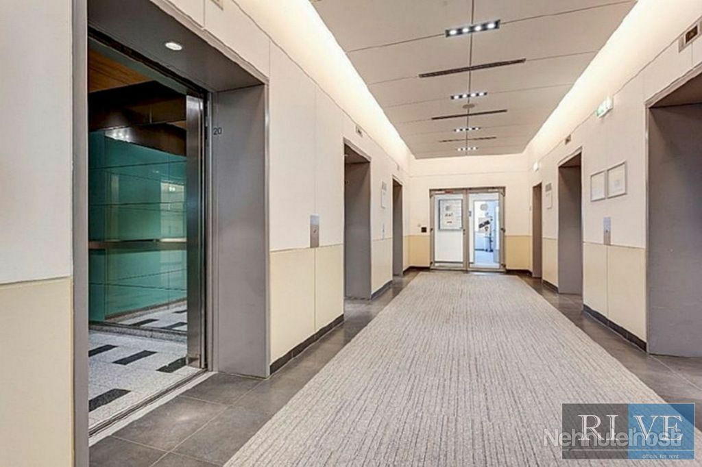 123 m2 a 209 m2 -moderné administratívne priestory