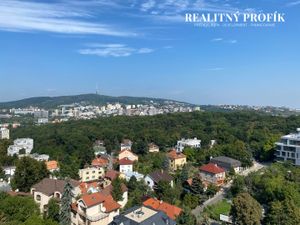 Garsónka v exkluzívnej lokalite s veľkou loggiou a výhľadom na Bratislavský hrad