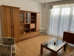 Dáme do prenájmu 1 izbový byt na Jelačičovej ulici Bratislava II