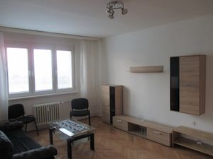 Na prenájom 3 izbový byt (trojizbový), Nitra