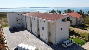 CHORVÁTSKO - Apartmán so záhradou a výhľadom na more - PRIVLAKA, Zadar