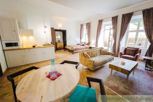 ZNÍŽENÁ CENA! Historický Apartmán ROMANCE v Paláci, Banská Štiavnica