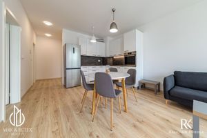 MRK & RETEX / Ponúka na prenájom 2 izbový byt s garážovým státím, pivnicou na ulici Hraničná v Ružin