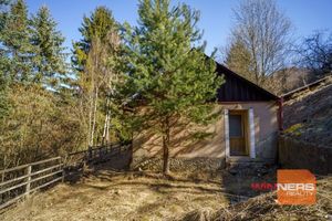 Exkluzívne na predaj chata v nádhernej časti Štiavnických vrchov v obci Hodruša -Hámre, len 12 kilom
