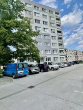 Na predaj 2 izbový byt, 3 minúty pešo od centra mesta Šamorín v bytovom dome s výťahom