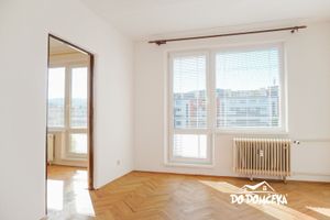 DO DOMČEKA | REZERVOVANÉ Slnečný a priestranný 3-izbový byt s výhľadom na mesto, Internátna, Banská 