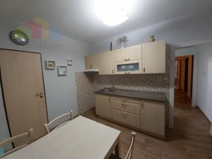 3 – izbový byt v obľúbenej lokalite MR. Štefánika - 82 m2.