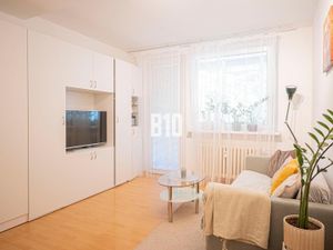 Na predaj 1 izbový byt (jednoizbový), Bratislava - Dúbravka
