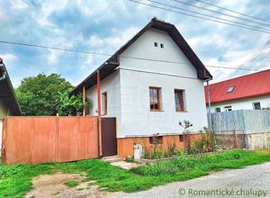 Nova cena: Zrekonštruovaný dom alebo chalupa neďaleko mesta Zvolen