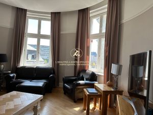 Prenájom exkluzívneho 5-izbového bytu na Tolstého ul. v Bratislave