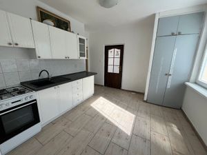 Slnečný 3-izbový byt 74 m2 + lodžia Soblahovská ul. Trenčín - Dlhé Hony