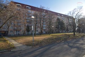 Na predaj 3 izbový byt, 64,41 m2, pôvodný stav, Bratislava, Ružinov