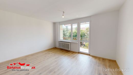 Na predaj kompletne zrekonštruovaný 2 izbový byt v Trenčíne, Juh, Bazovského ulica. - obrázok