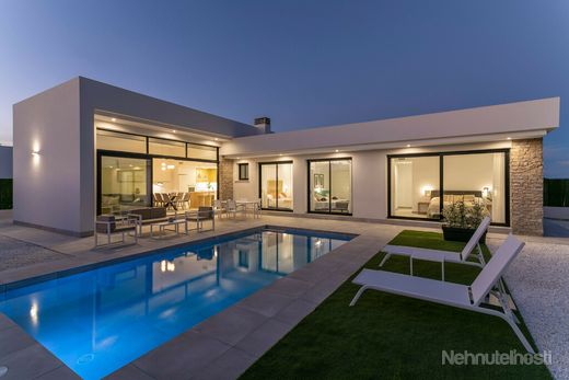 VILLA ESENCIA. Nové samostatne stojace vily so súkromným bazénom vo vnútrozemí, Calasparra, Murcia